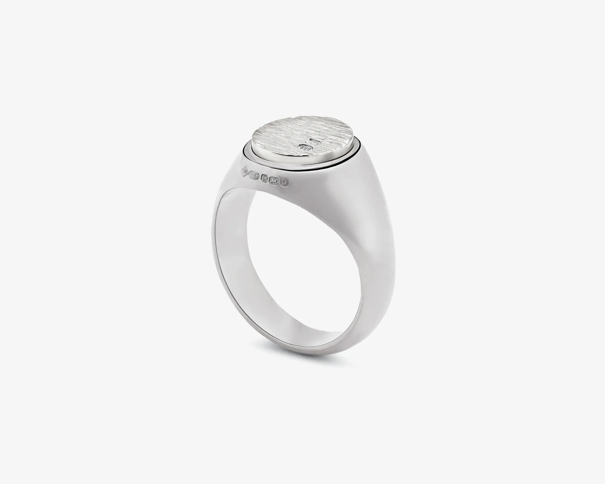 Oval Bark Signet Ring | Bunney